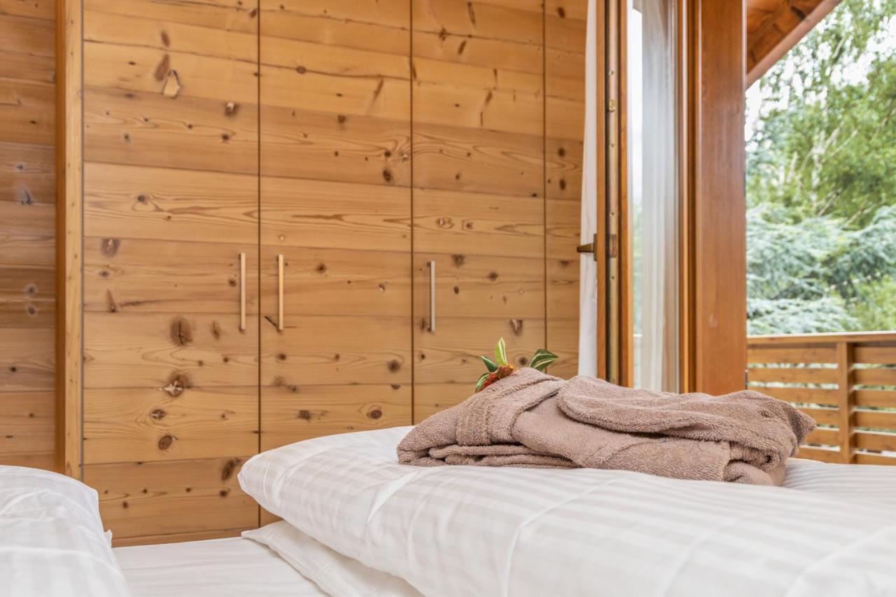 Chalet Mountain Plaza - Apt Greenvalley Pinzolo Bagian luar foto