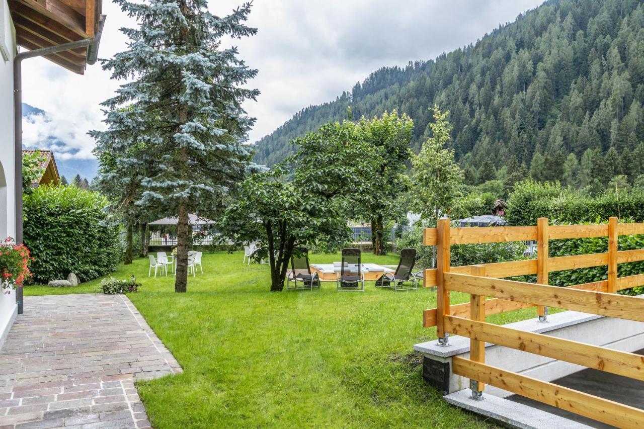 Chalet Mountain Plaza - Apt Greenvalley Pinzolo Bagian luar foto