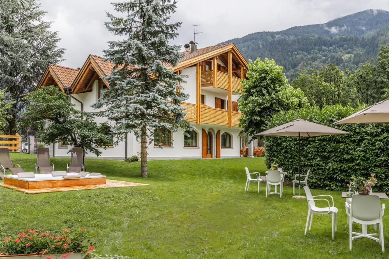 Chalet Mountain Plaza - Apt Greenvalley Pinzolo Bagian luar foto
