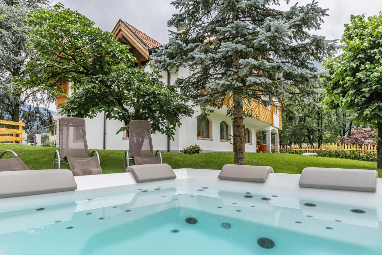 Chalet Mountain Plaza - Apt Greenvalley Pinzolo Bagian luar foto